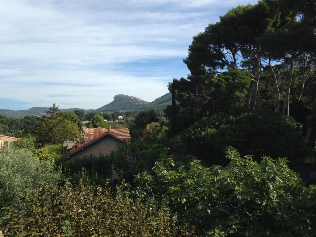 Maison composée de 2 logements 5 Cassis au calme à proximité immédiate du centre