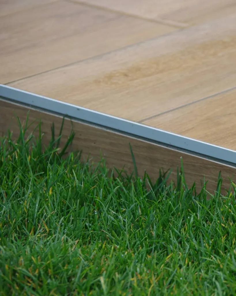 Où trouver du carrelage imitation parquet à Ambarès et Lagrave près de Bordeaux ?