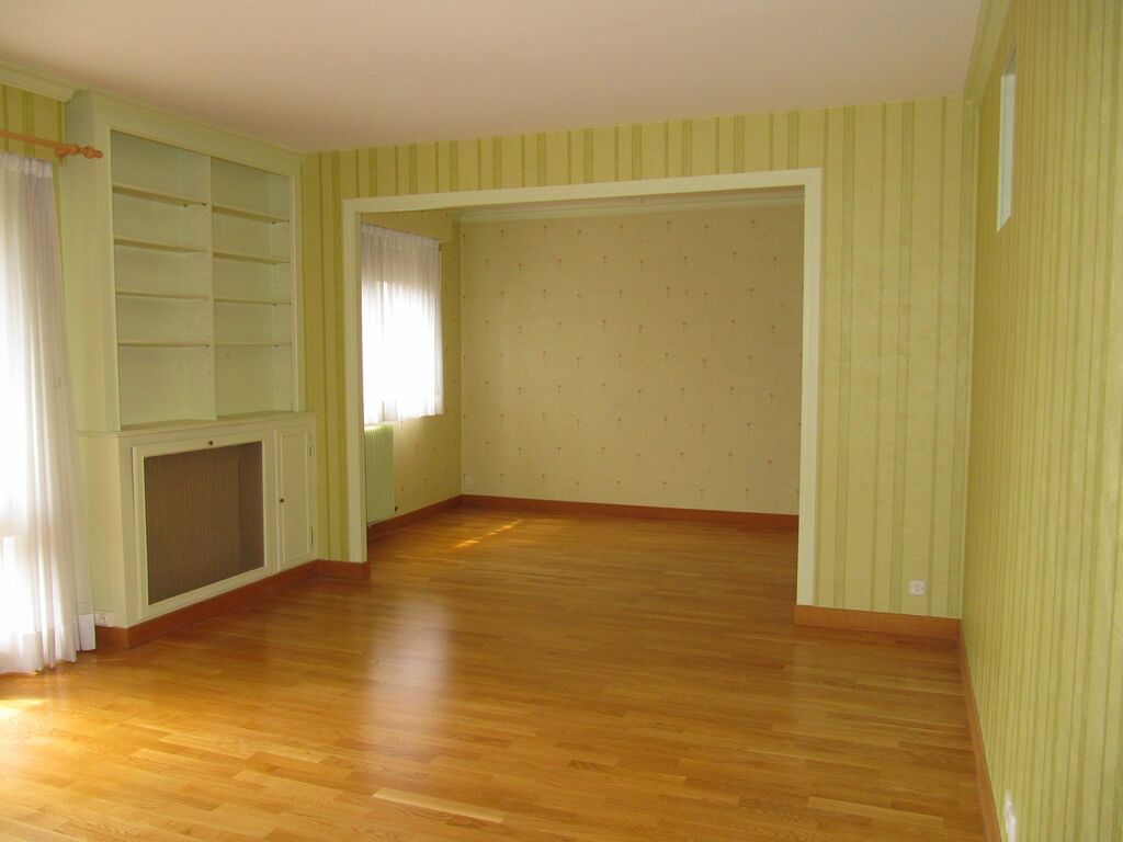 VENTE APPARTEMENT AVEC BALCON ET ASCENSEUR A LISIEUX