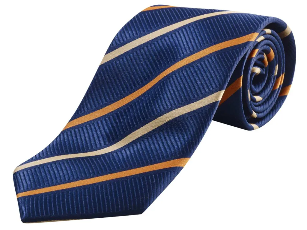 photographe accessoires textile Lyon cravate bleu marine pour catalogue en ligne