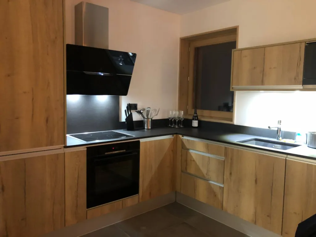 Vente d'un appartement T4 d'exception ski au pied meublé et décoré par un architecte d'intérieur au cœur de la station ARC 1800