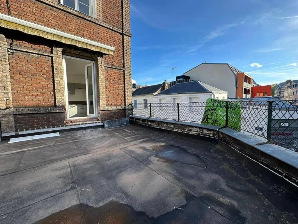 F2 avec grande terrasse quartier préfecture de Rouen