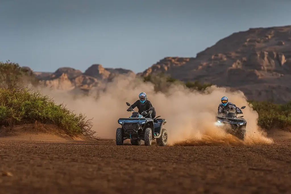 Quad agricole CFMOTO CFORCE 850 ABS bicylindre 800 cc de 75 chevaux avec freinage ABS pour professionnels en quête de performances près de Saint-Étienne dans la Loire