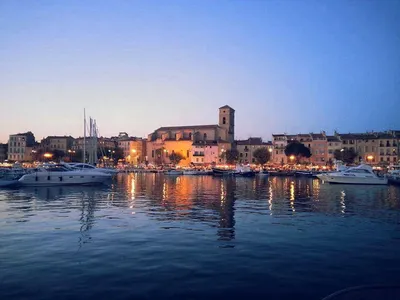 Choisir la référence en matière de transport VTC pour me rendre à Ville de La Ciotat