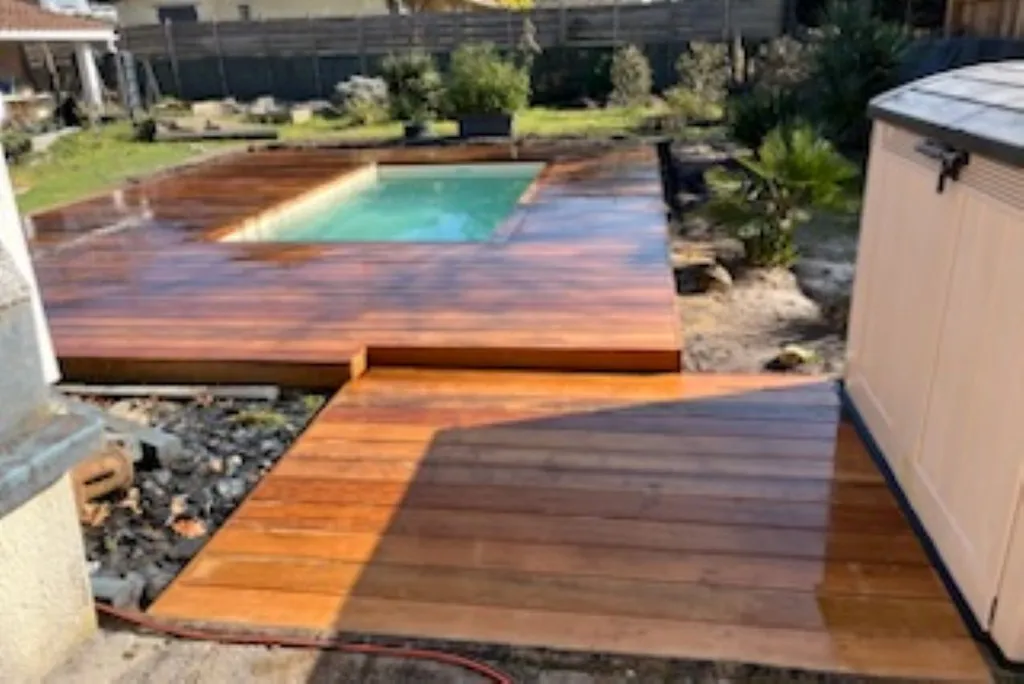 Réalisation d'une terrasse en essence bois Itauba à Audenge Nord Bassin : devis gratuit par l'entreprise Dubos Aménagement