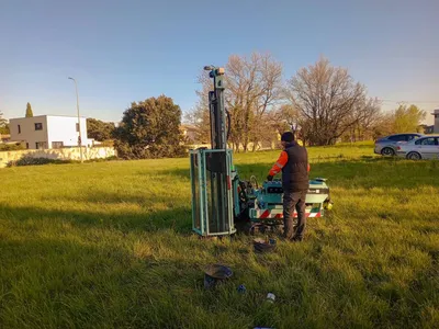 Sondages réalisés à la tarière mécanique à Bédarrides