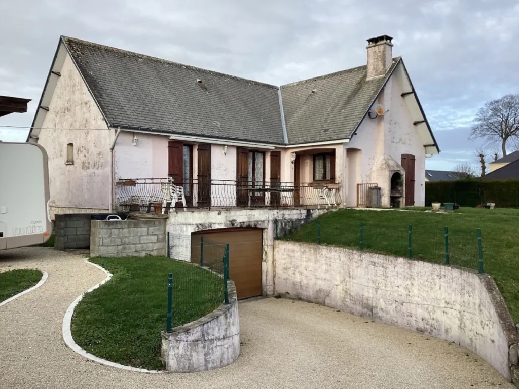 Ravalement enduit projeté à la chaux aérienne à la machine Le Havre 76. finition aspect pierre