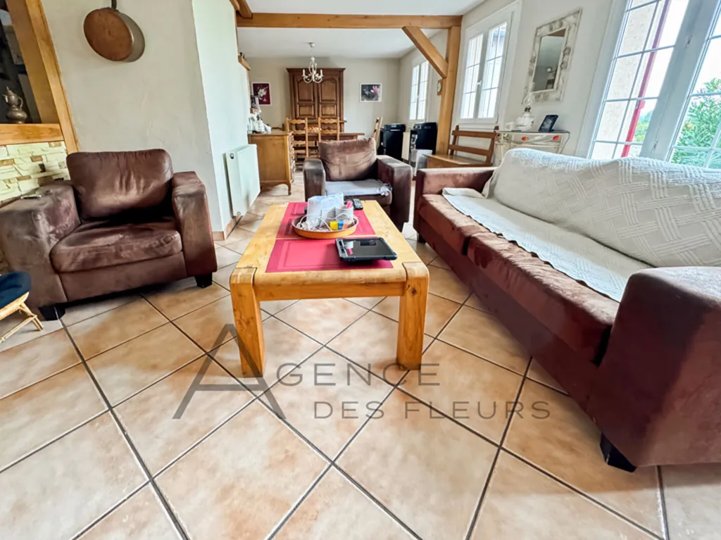 À vendre, maison de 94 m² sur un terrain de 1233 m²sur la commune de Saint-Aubin-les-Elbeuf