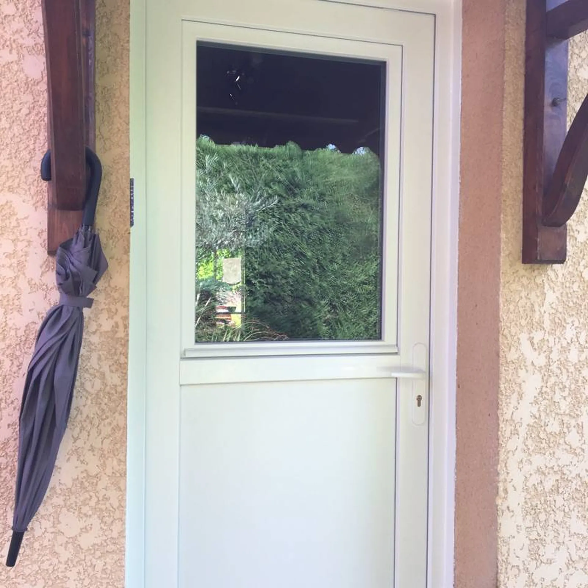 Porte fenêtre PVC BLANC à BOUC BEL AIR