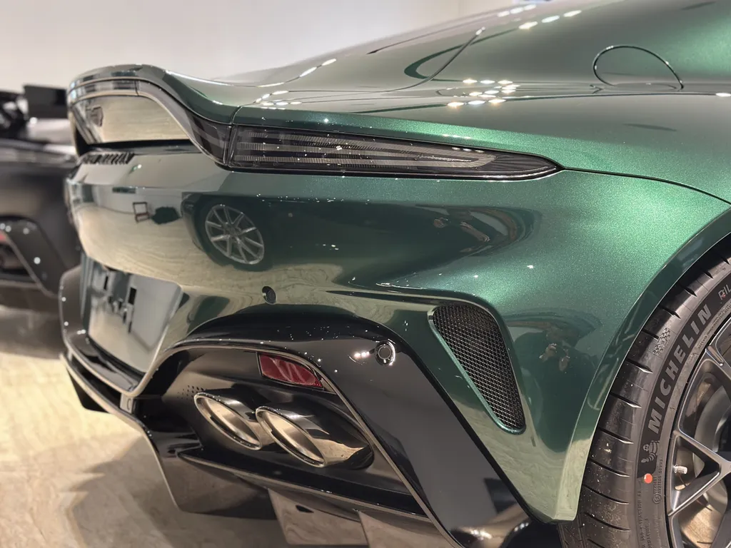 Film de protection PPF Aston Martin Vantage spécialiste de la protection carrosserie sur l’Ouest Lyonnais proche Tassin la demi lune 