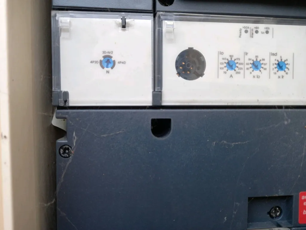 Remplacement d'un disjoncteur tarif Jaune à Jassans Riottier