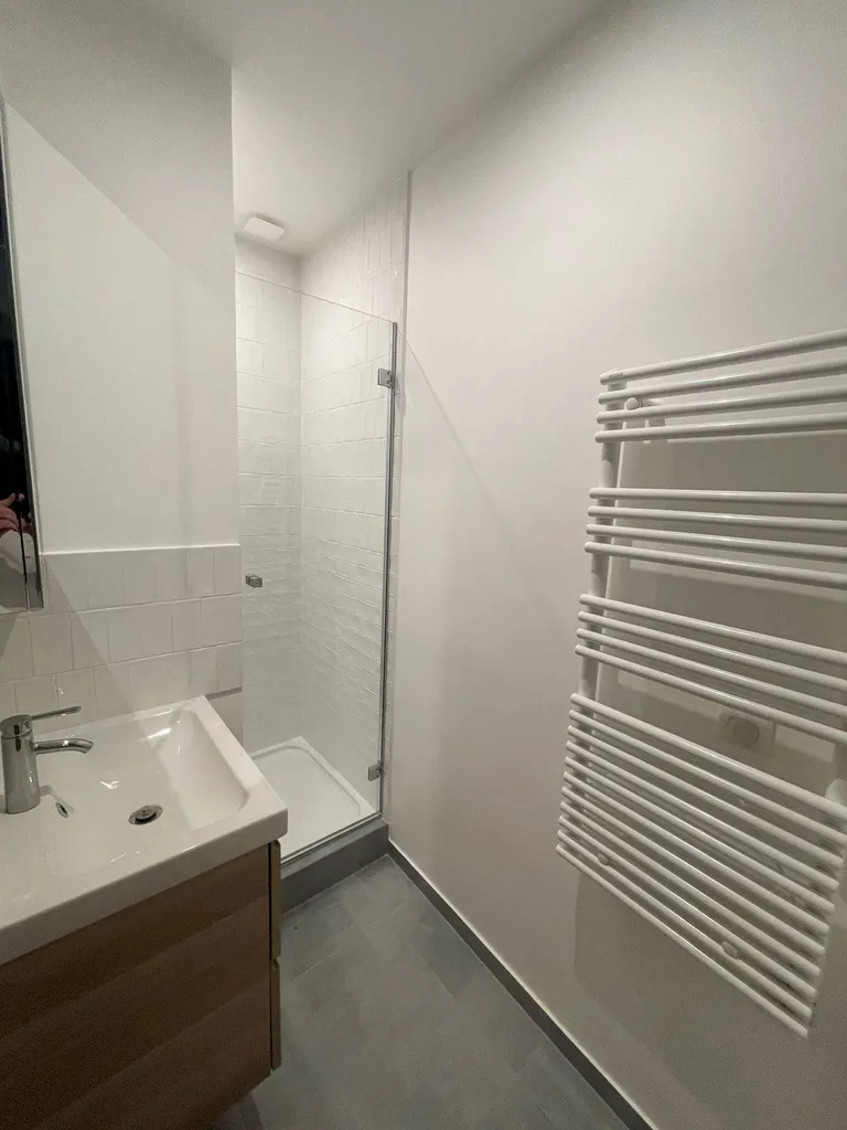 A vendre 3 pièces commerces à proximité Levallois 92300