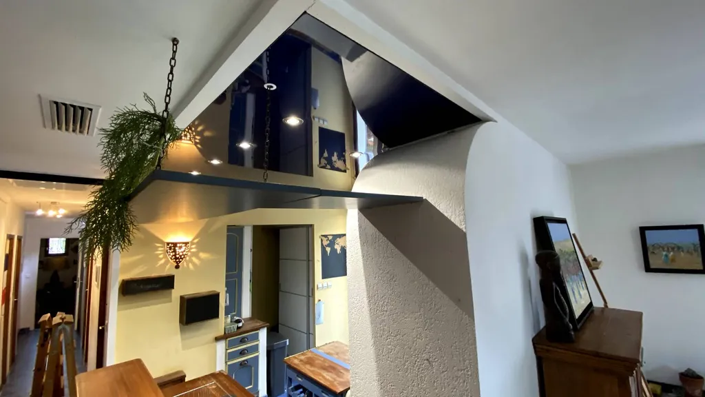 Remplacement du plafond tendu avec toile laquée bleue par Plafonds Tendus Occitans Toulouse
