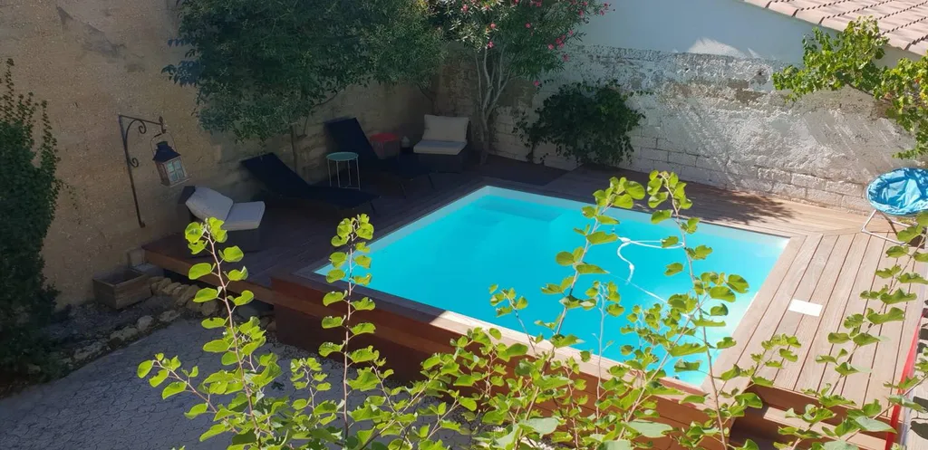 Réalisation d'une piscine sur mesure en béton à Salon de Provence