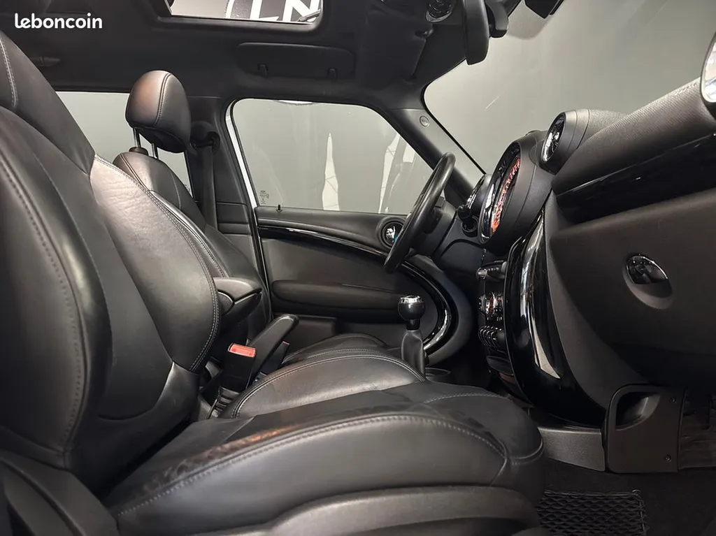 Trouver un parking proche de l’aéroport de Lyon Saint-Exupéry pour utilitaire ou moto : courte durée / longue durée + services optionnels