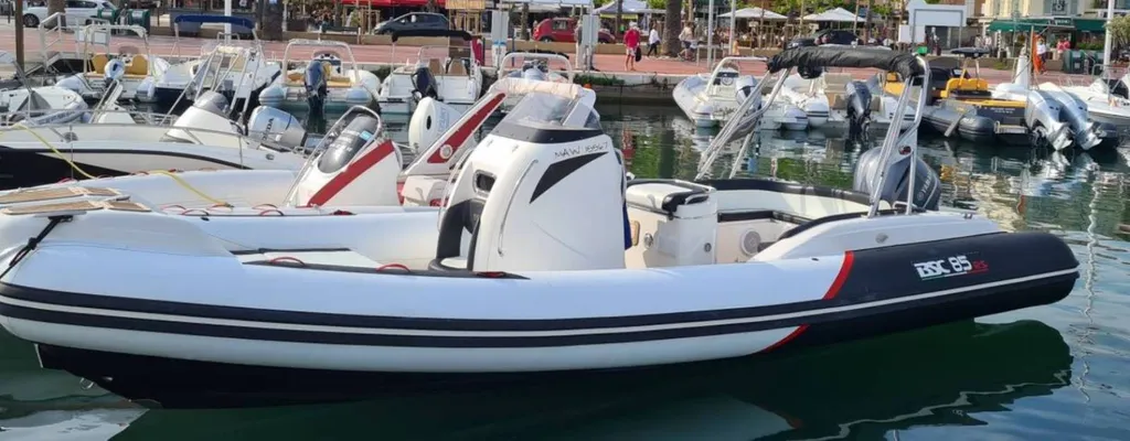 Semi-rigide sportif pour EVG 0à louer à Bandol