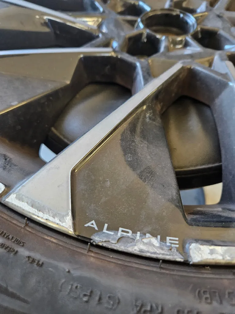 Rénovation d'une jante de clio 5 esprit 