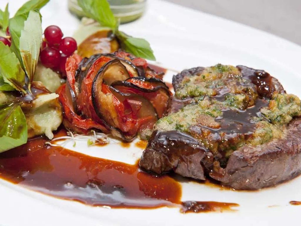 Jue de boeuf confite et légumes de saison
