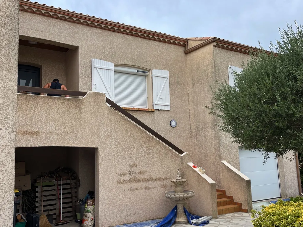 Rénovation d’une façade en pierre sur Agde dans l’Hérault