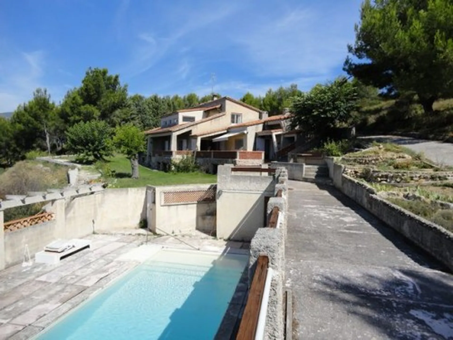 Maison à vendre Aubagne avec piscine avec vue dominante panoramique sur 6275m² par votre agence immobilière   
