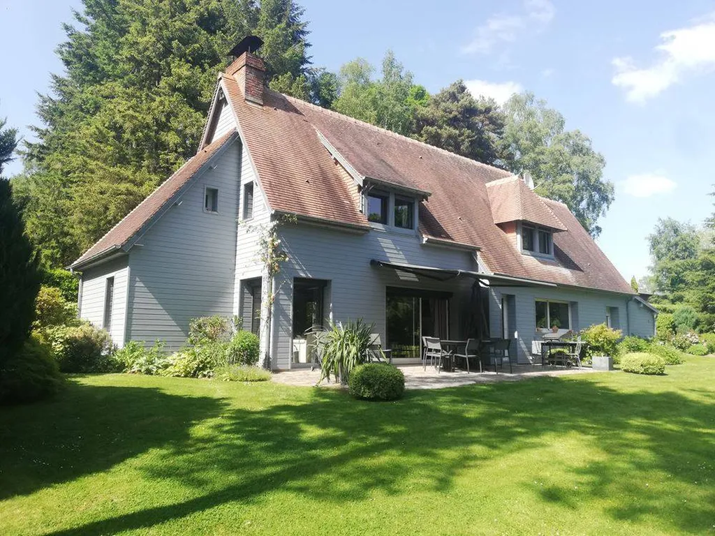 Rare à la vente, dans un cadre de vie exceptionnel, Demeure Contemporaine avec dépendances et jardin paysagé et boisé d'env. 2 hectares, proche de Pont-L'Evêque 14130