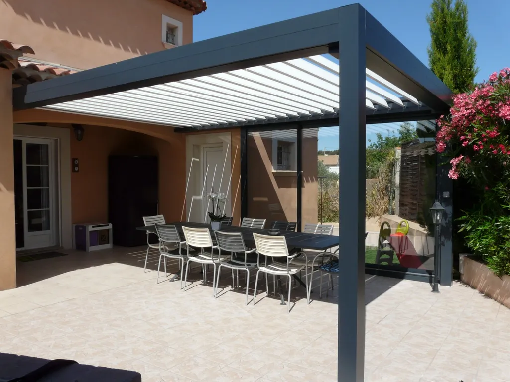 Pergola bioclimatique Marquises sur Carry