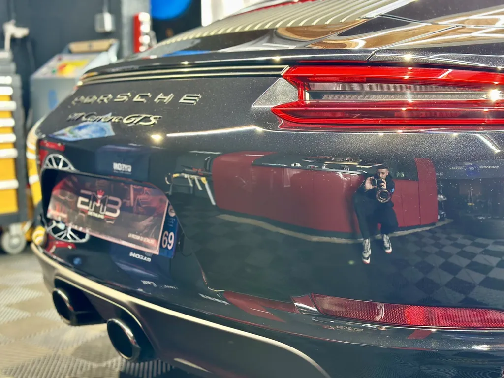 Detailing auto traitement céramique lyon protection carrosserie Porsche 911