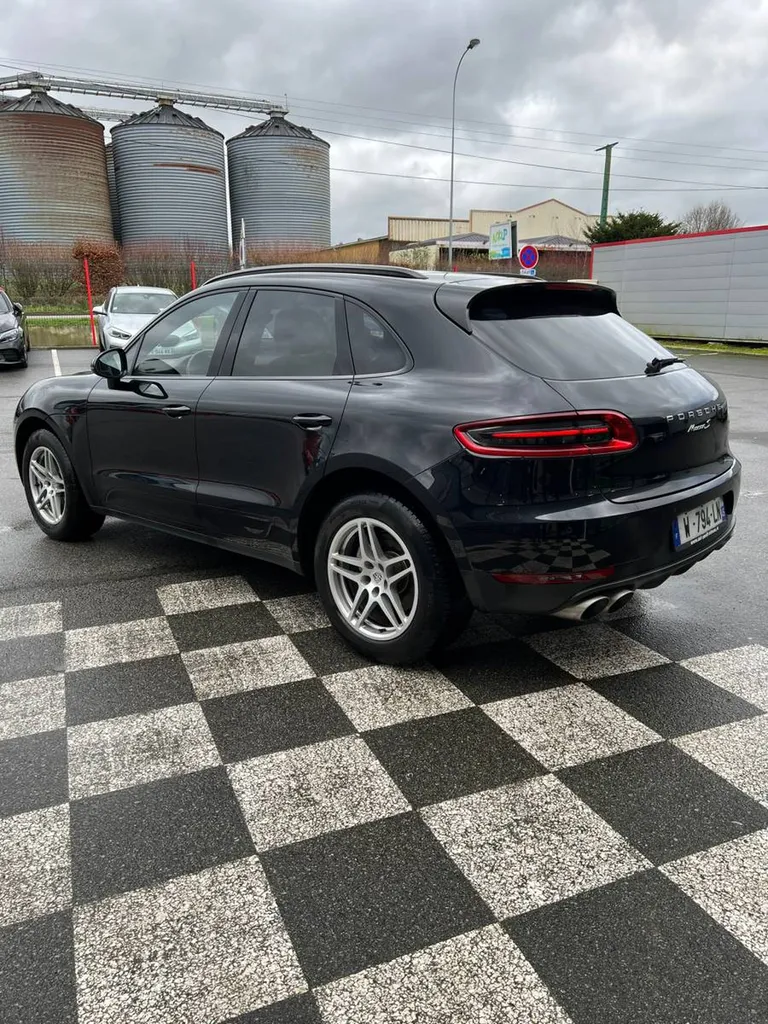 Porsche Macan Noir proche Le Havre 76