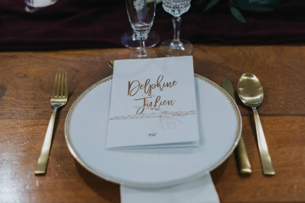 Wedding planner pour vous aider dans le choix de votre papeterie de mariage sur mesure en Gironde proche de Bordeaux et Saint Emilion  