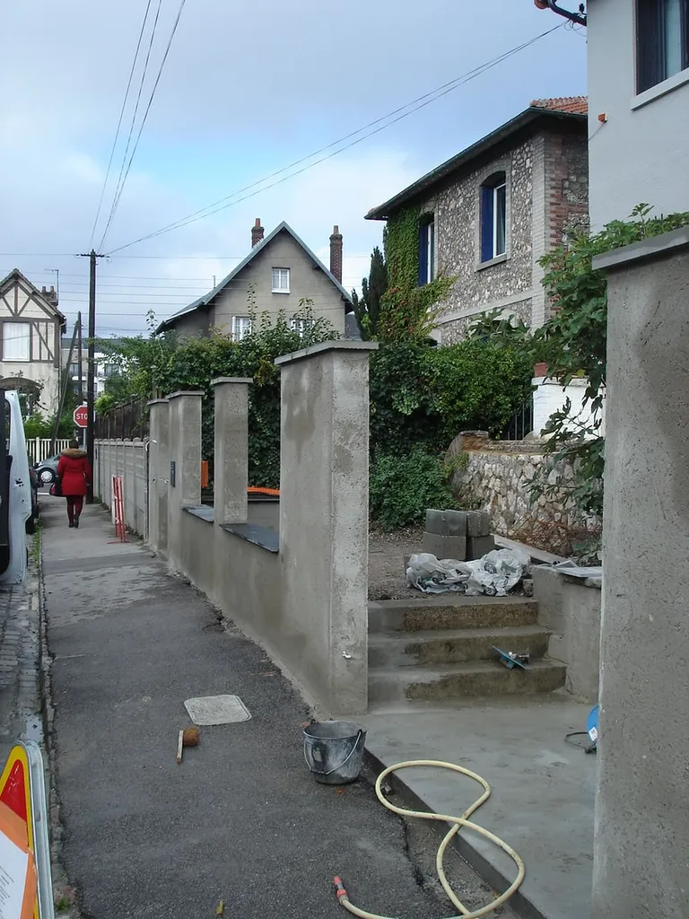 Installation de Murs de clôture en maçonnerie, Piliers de portail et Aménagements de limites de propriété à Cabourg dans le Calvados 14 et sur la Côte Fleurie