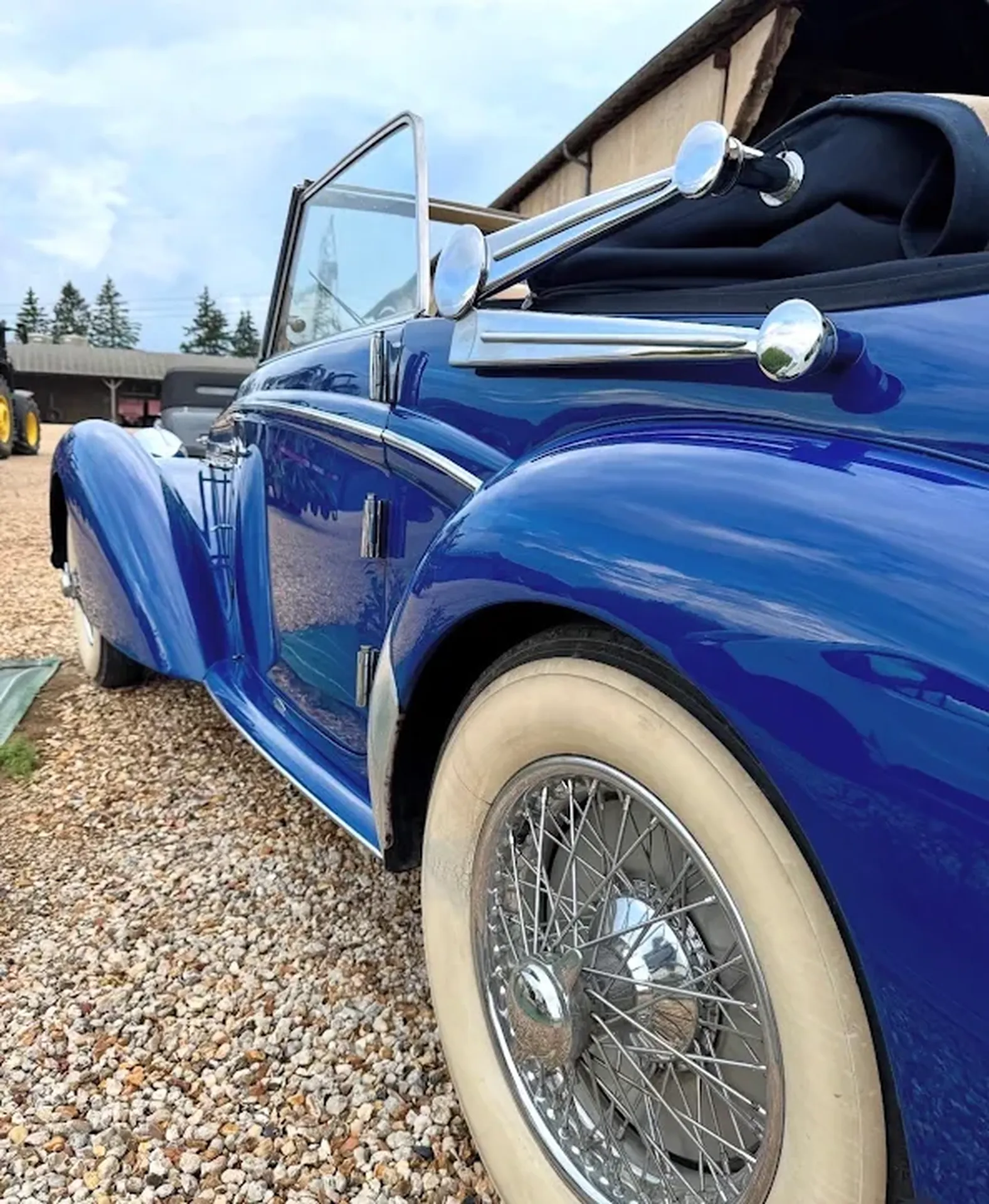 Lustrage et rénovation d’exception sur Delahaye Type 135 de 1949 à Sancy les Meaux proche de Coulommiers