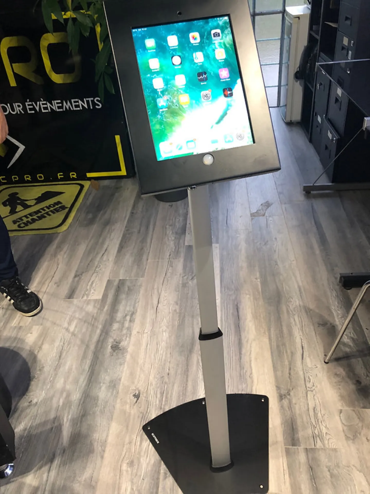 location support pied iPad à la ciotat dans les bouches du Rhône