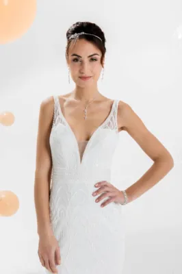 ROBE MARIEE DECOLLETE PLONGEANT DENTELLE MARSEILLE