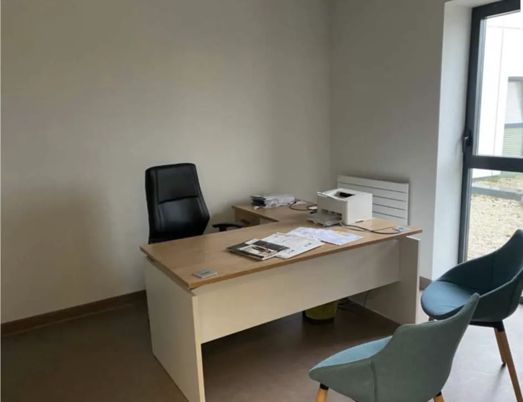 Vente de bureaux par un professionnel à Deauville 