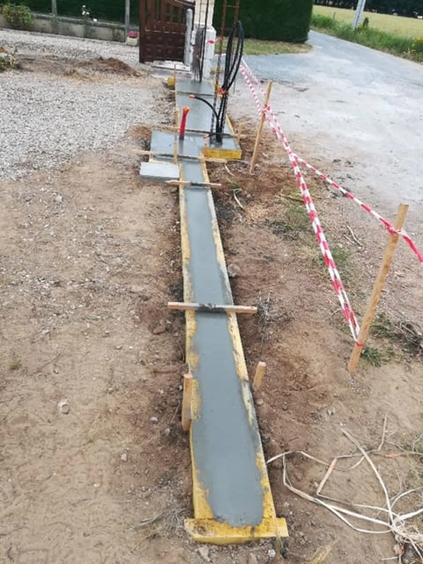 Installation de Murets en Maconnerie, Piliers de Portails en Briques et Soubassements en Béton à Honfleur dans le Calvados 14 et ses Alentours