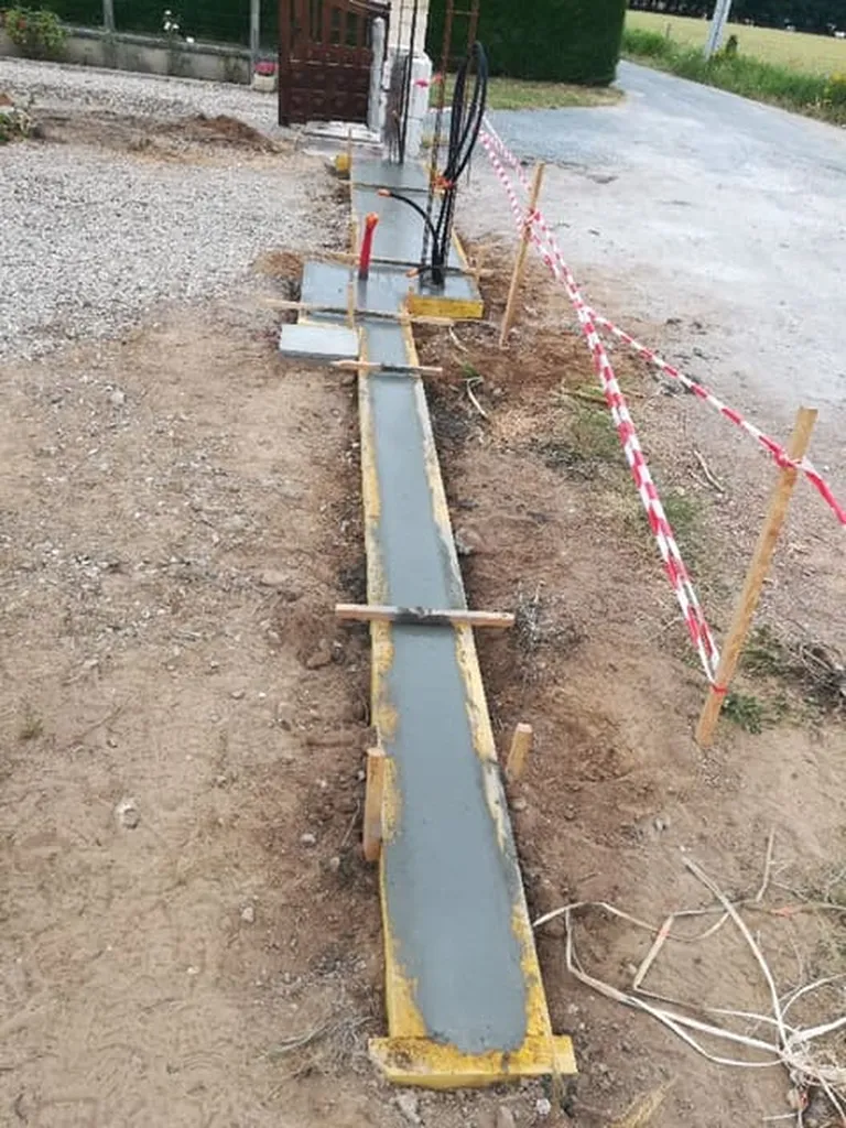 Installation de Murets en Maconnerie, Piliers de Portails en Briques et Soubassements en Béton à Honfleur dans le Calvados 14 et ses Alentours