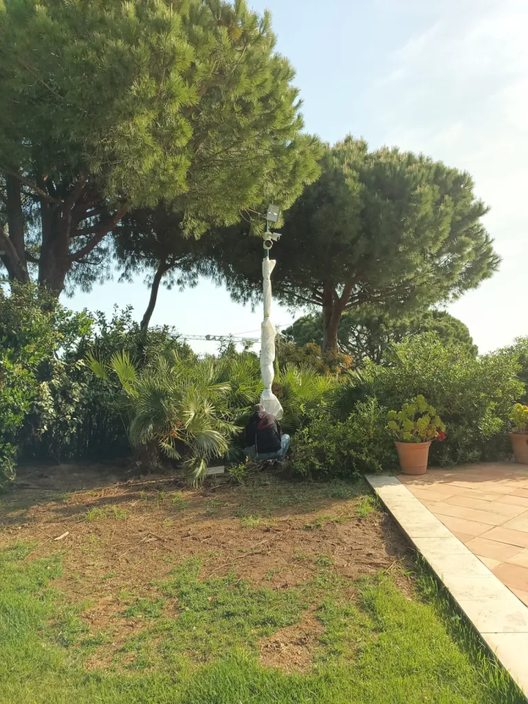 Mise en place de 6 caméras AVIGILON pour réaliser la détection intrusion par caméras thermiques avec analyse d'image dans une villa privée de Ramatuelle