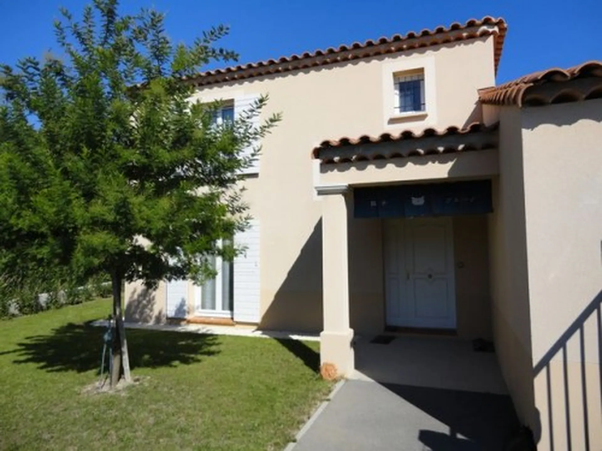 Vente maison La Ciotat dans clos privé avec piscine  frais de notaires réduits