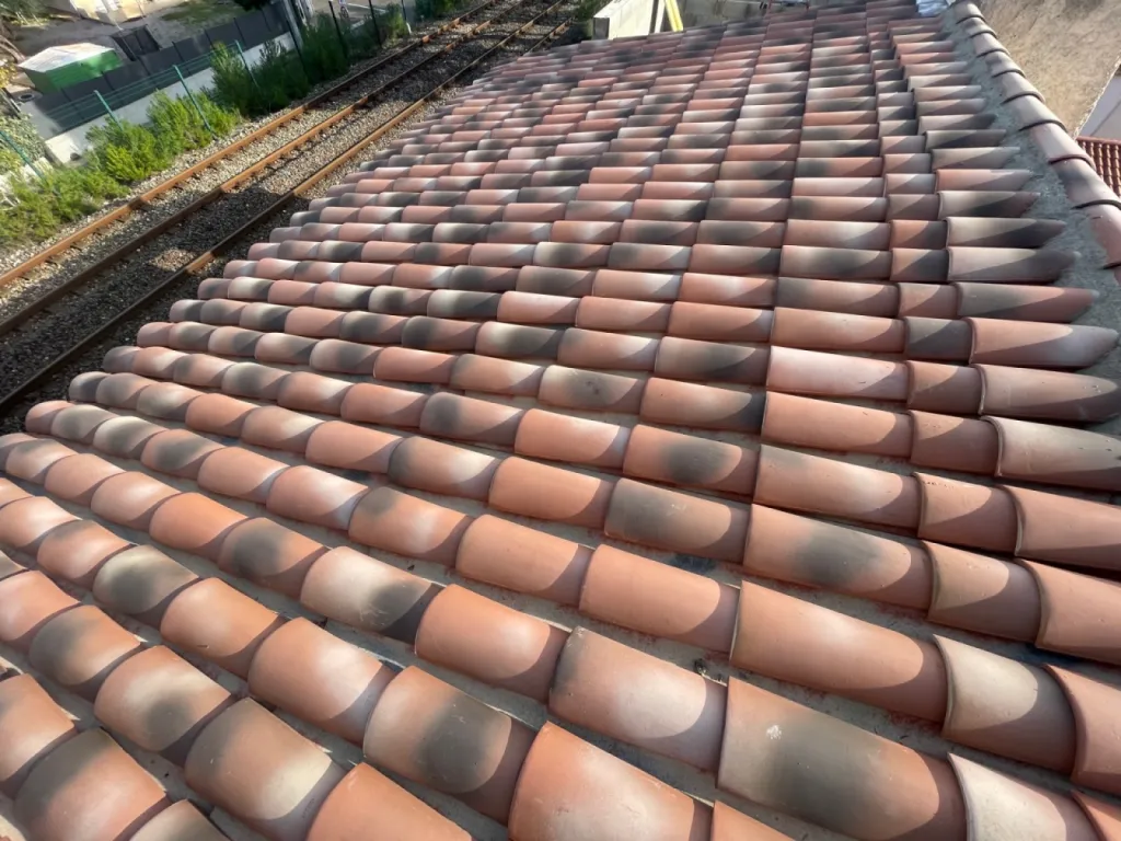 toiture pst canal près de martigues