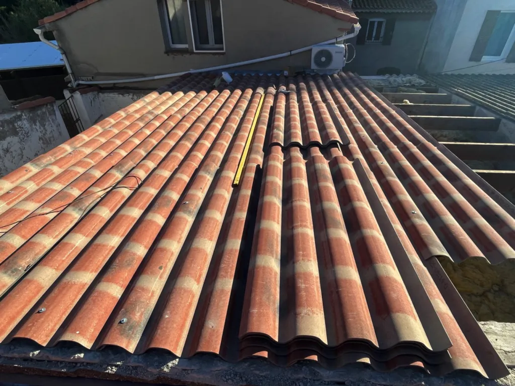 Réalisation de couvreur pour un changement de toiture de maison type P.S.T sur Istres 13800