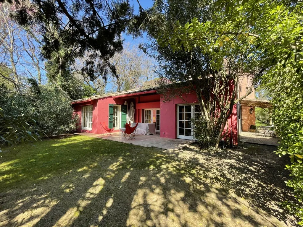 EXCLUSIVITE - maison de caractère sur la colline Saint Eutrope dans environnement privilégié   