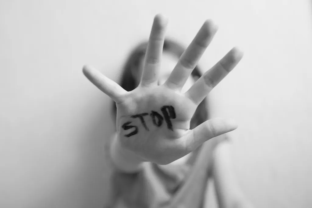 Avocat à Toulon pour protection des femmes victimes de violences conjugales, aide juridictionnelle et procédures d'urgence pour mise en sécurité