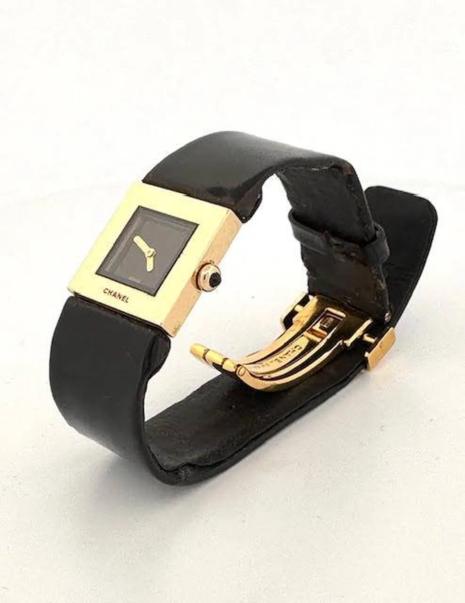 Trésor Vintage : Découvrez la Montre Chanel 'Matelassé' chez Or Ligne à La Teste de Buch