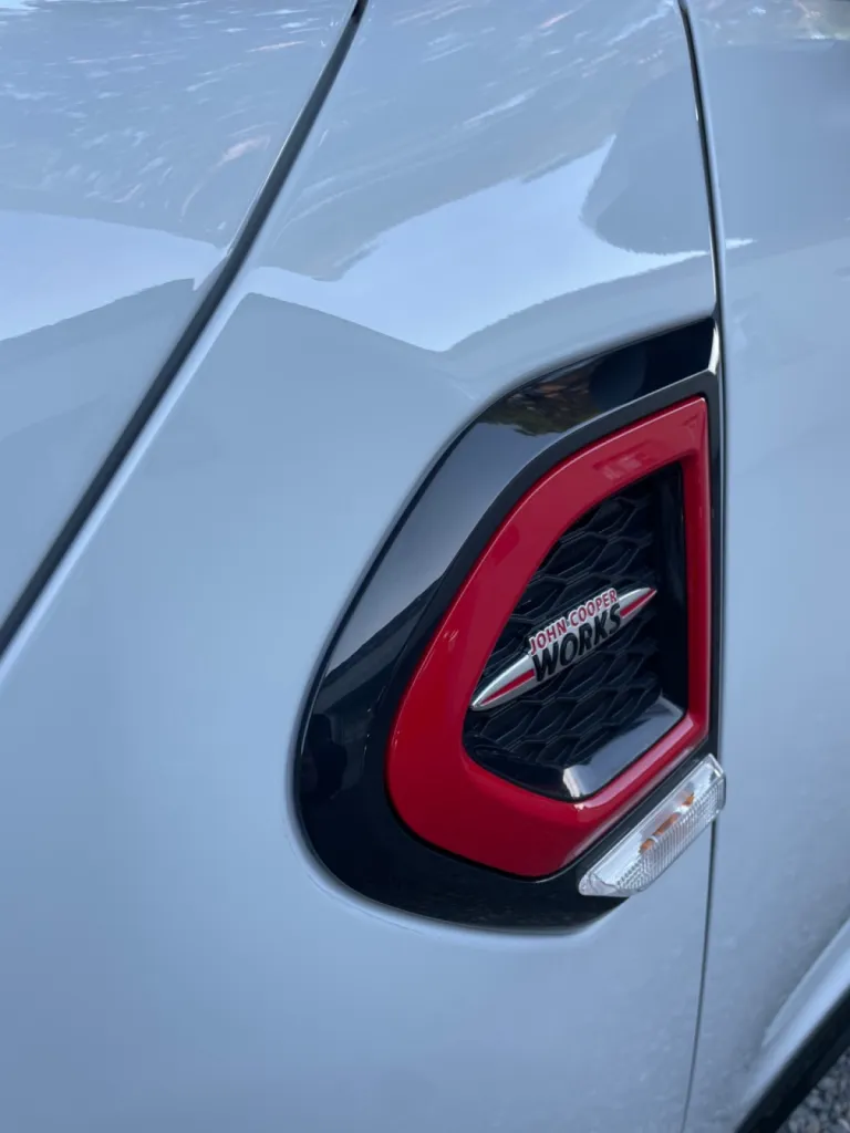 Pose un film de protection PPF XPEL sur Mini Coutryman JCW à Cagnes-sur-Mer proche de Vence