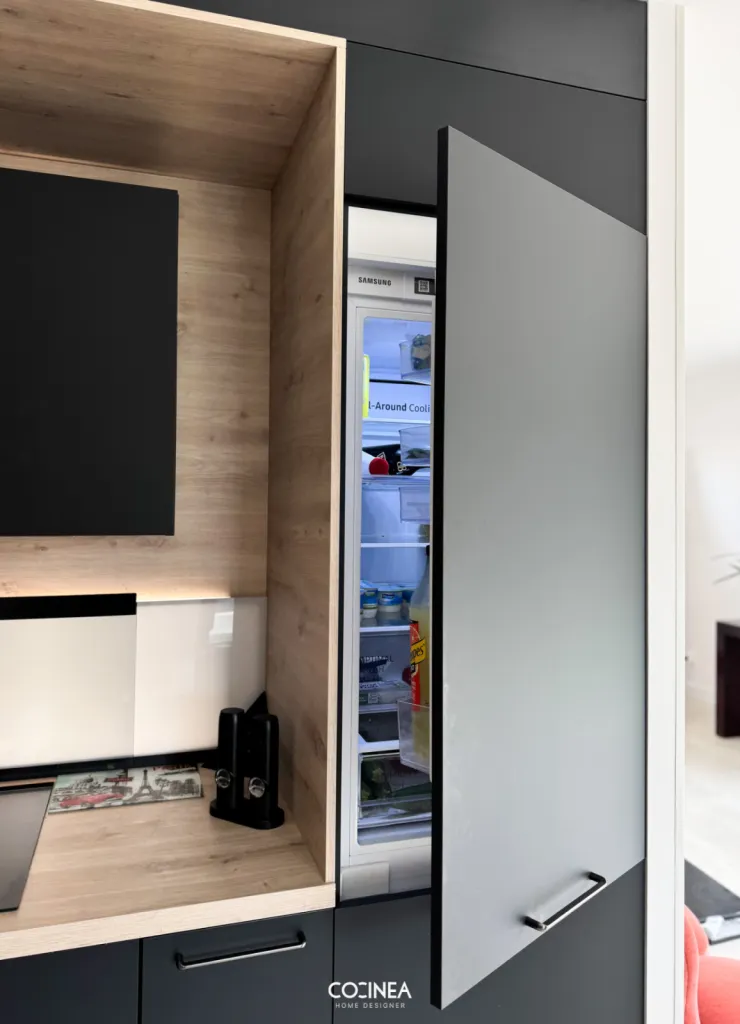 Inspiration cuisine design avec électroménager encastré et mobilier italien contemporain à découvrir à Toulouse Haute-Garonne 31000