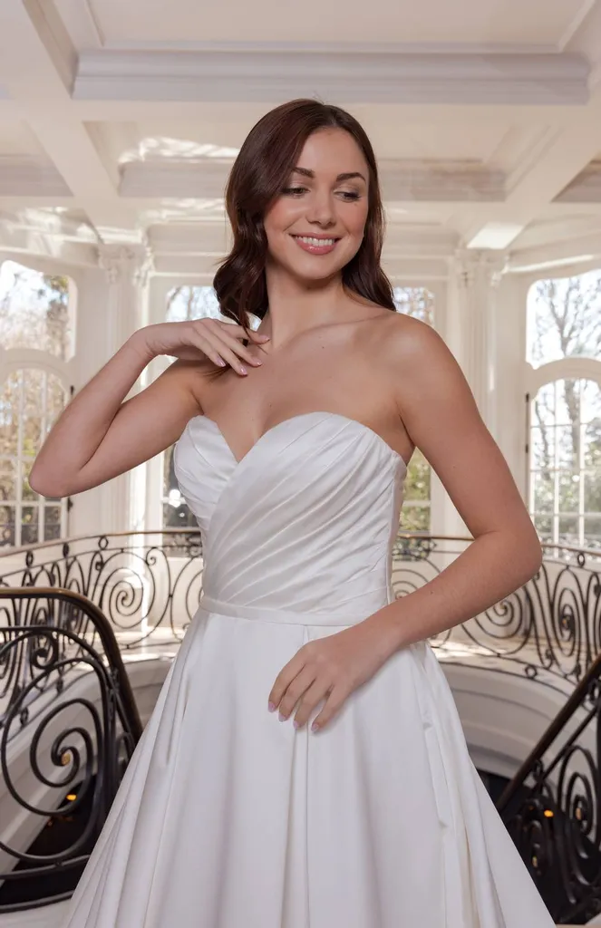 Robe de mariée bustier en satin Plan de campagne