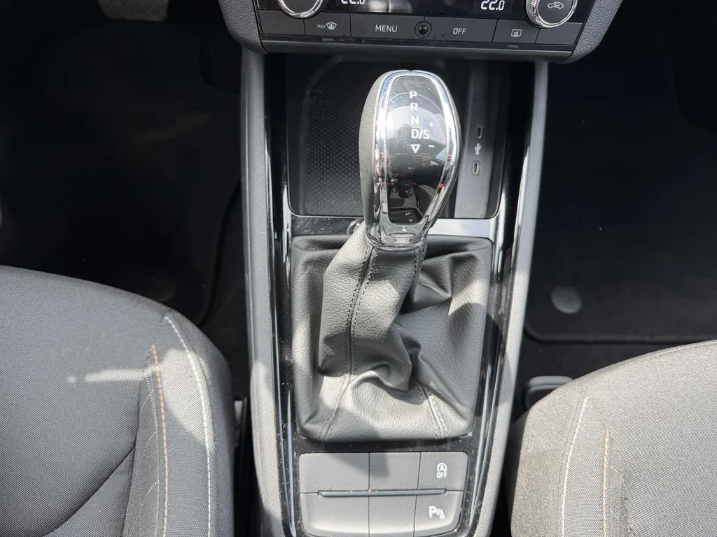 Achat voiture occasion SKODA Kamiq 1.0 TSI 110 ch DSG7 Ambition Business essence automatique proche Caudebec en Caux