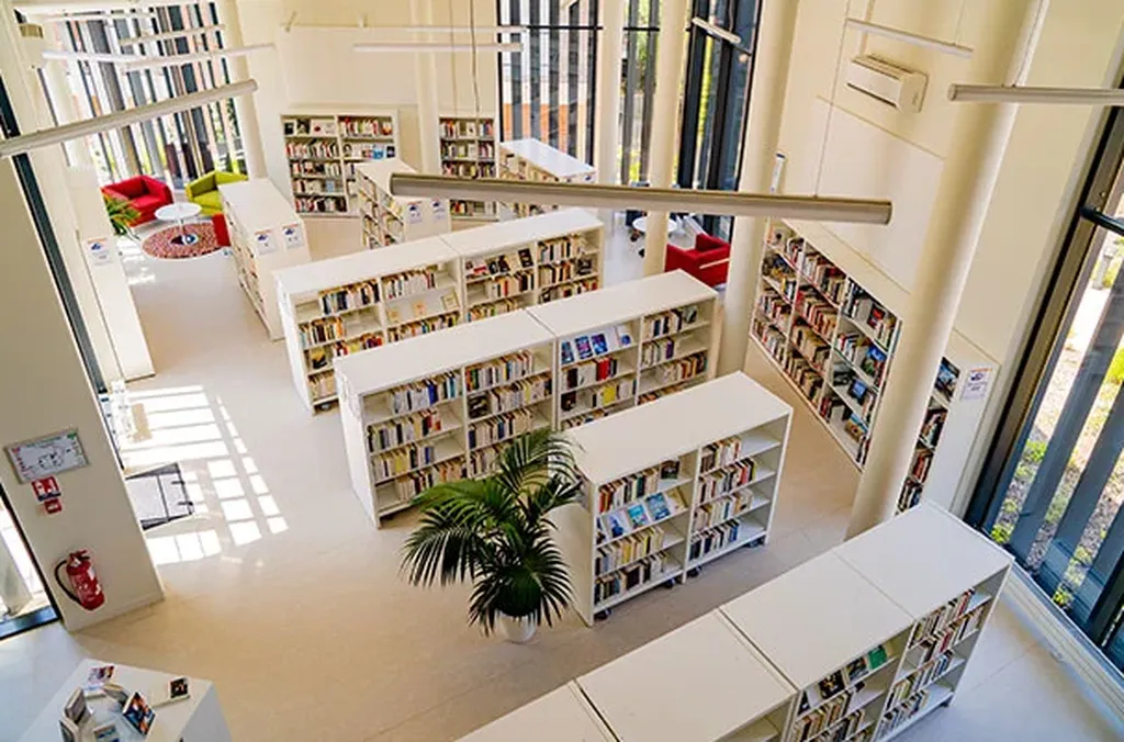 Belle réalisation de Médiathèque Fabricant Français