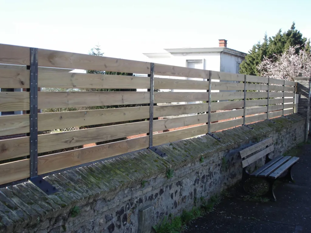Installation de clôture bois ajourée au Havre 76
