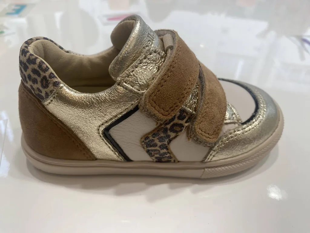 chaussure montante en cuir  filles en cuir à scratch près de Blanquefort